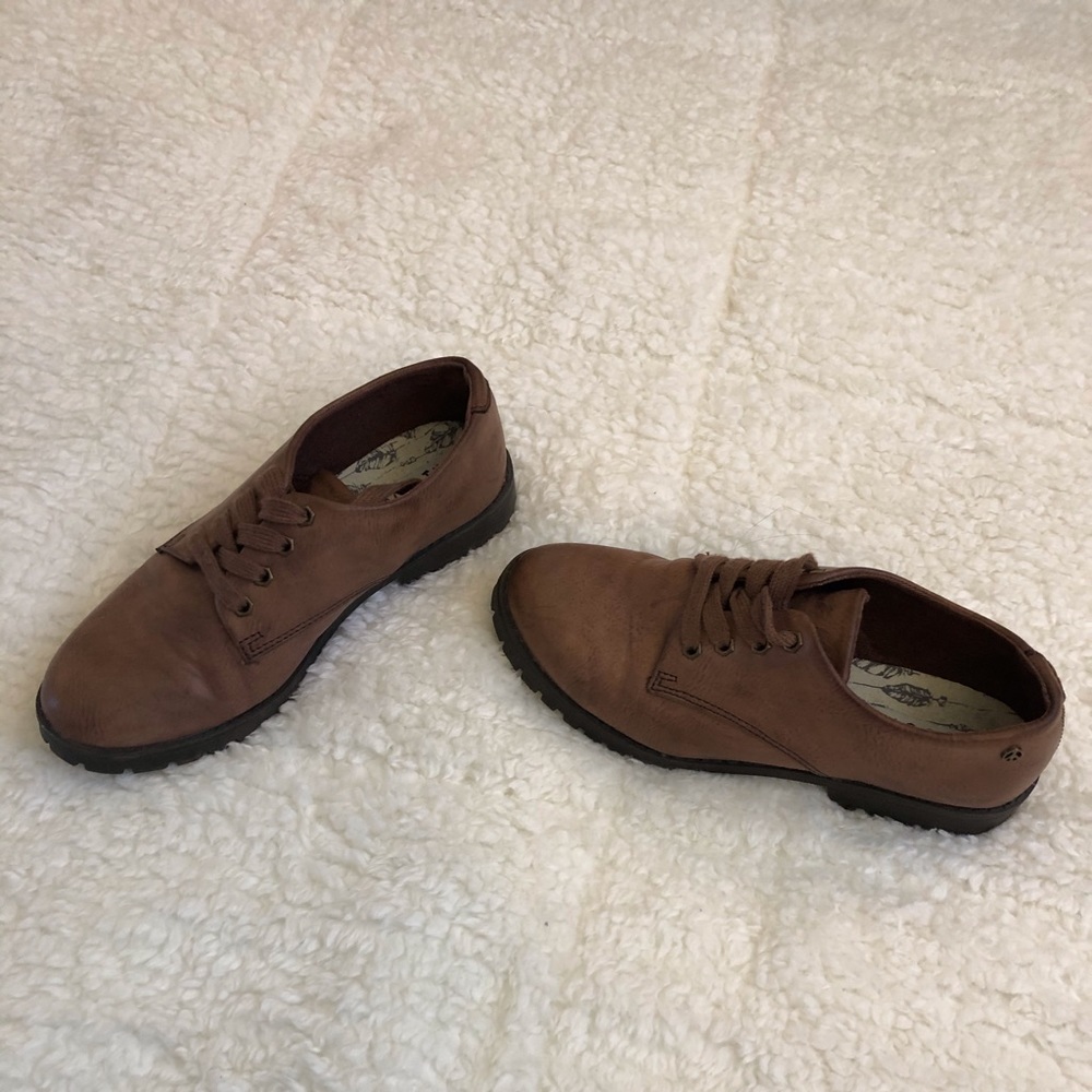 Groove Women’s Shoes